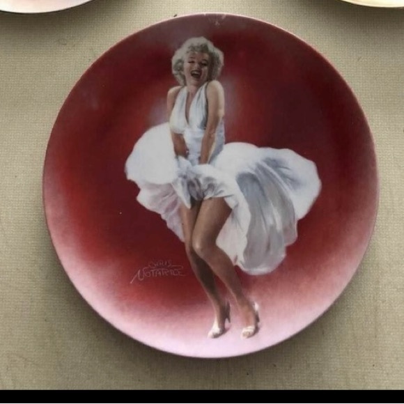 Marilyn Monroe collectabl plates trio - Picture 3 of 6